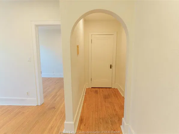 710 Giles Blvd E #105, Windsor, ON N9A 4E4