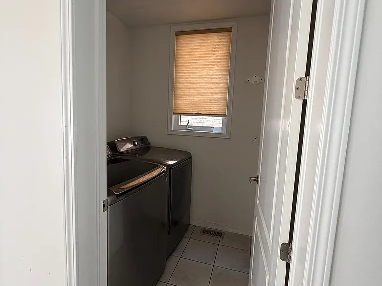 235 Apple Hill Cres — Photo 29