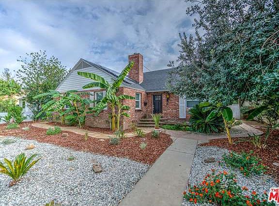 2nd image of 13854 Magnolia Blvd
