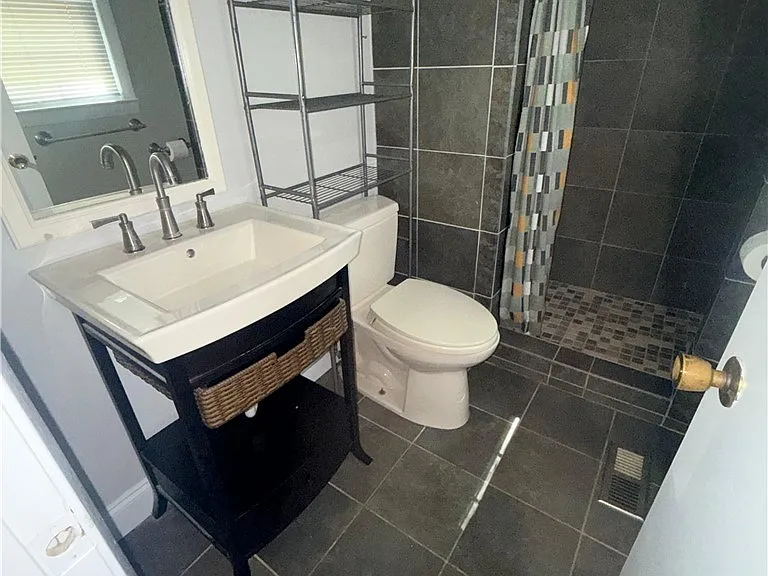 1401 Habersham Dr — Photo 12