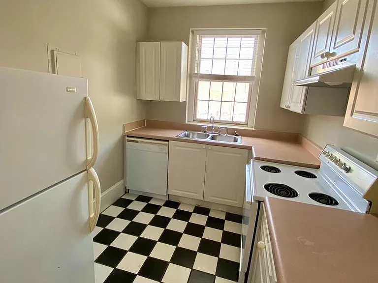 Andrews Court — Photo 26