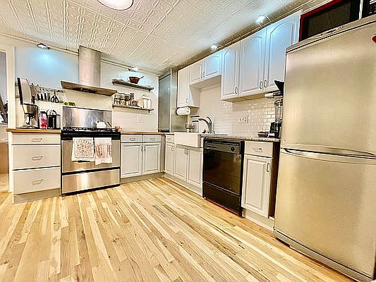 3rd image of 289 14th St Floor 1