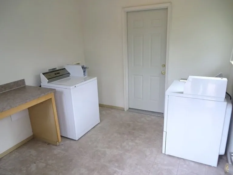 Quiet 2-Bed 2-Bath Apartments Close to WOU with Beautiful Landscaping In-Unit Washer/Dryer — Photo 31
