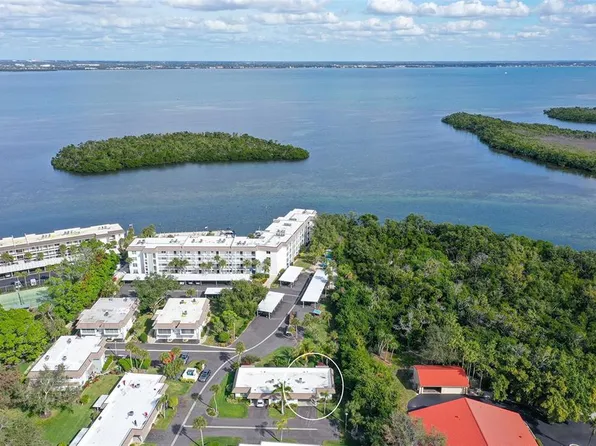 576 Sutton Pl, Longboat Key, FL 34228