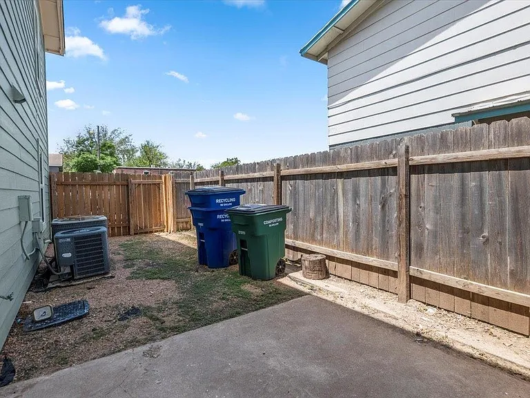 1904 Hearthstone Dr #101 — Photo 6