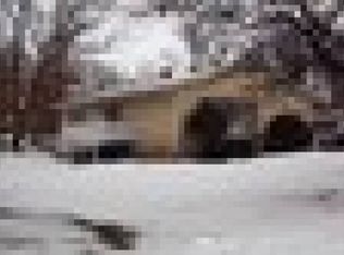 N3280 Uranus Rd, Lake Geneva, WI 53147