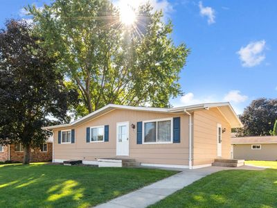 815 4th Ave SW, Cascade, IA, 52033