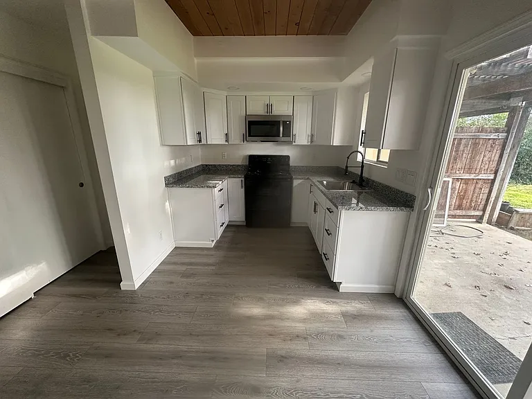 3236 - Khoury and Daoudi Brothers LLC — Photo 6