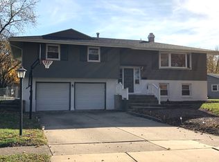 901 Bonnie Brae Dr, Downers Grove, IL 60516