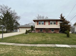 2S145 Valley Rd, Lombard, IL 60148