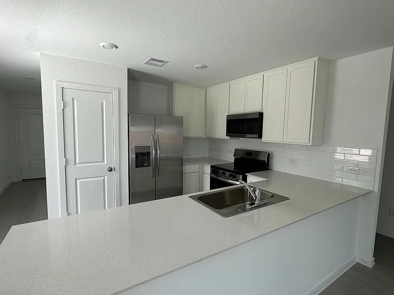 15131 Willowater Dr — Photo 9