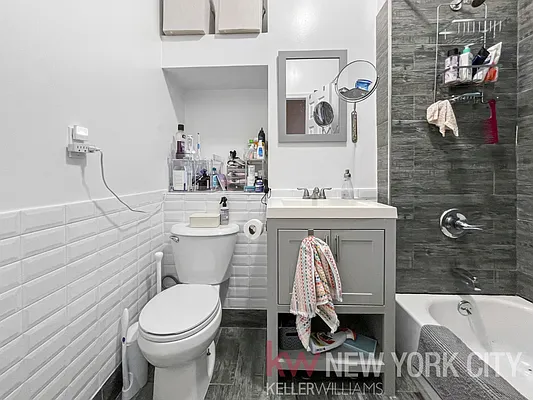 Rented by Keller Williams NYC | media 18