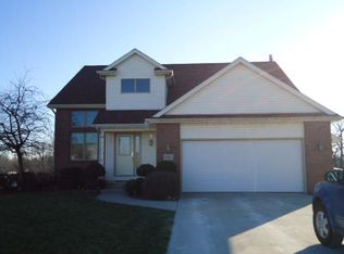 6160 E Beck Lake Rd N, Kendallville, IN 46755