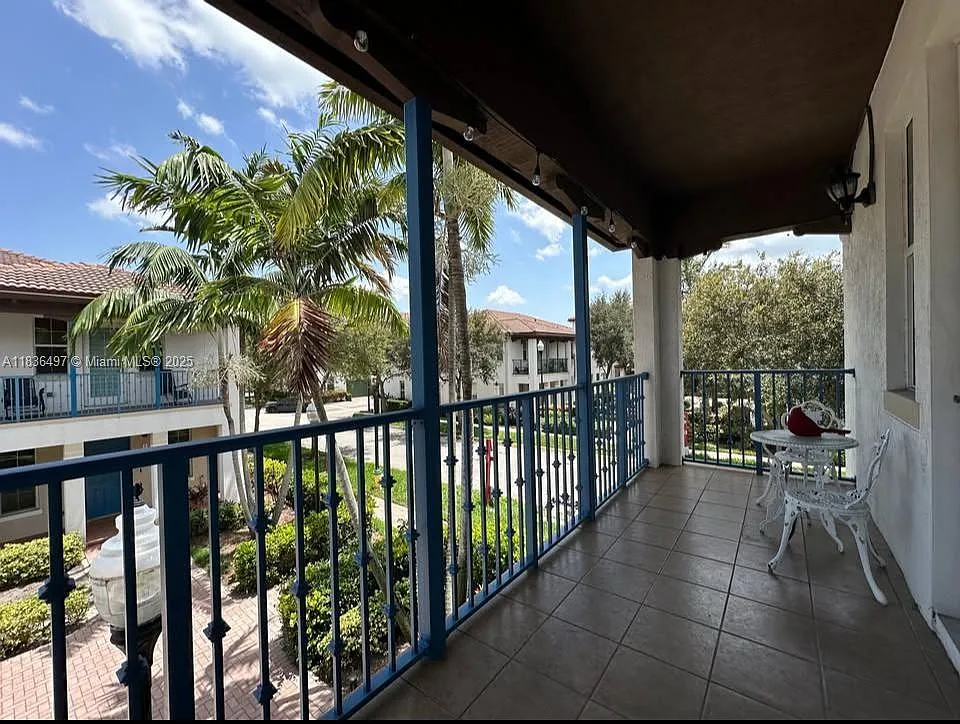 3 bed, 1672 sqft, $3,250 — Photo 4