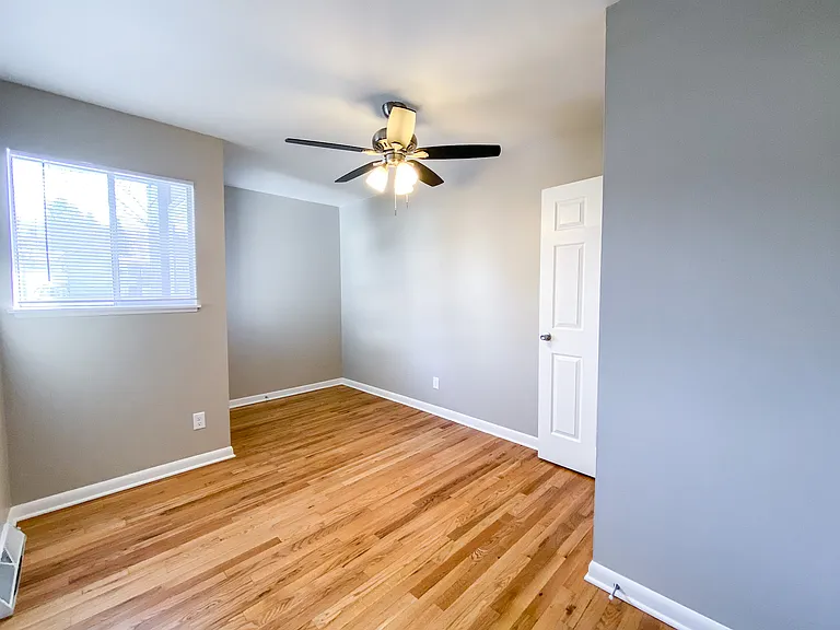1101 Catalpa Cir — Photo 10