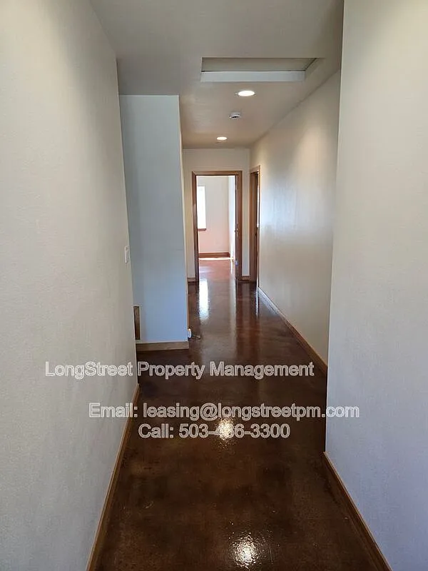 5 bed, 5.0 bath, 1819 sqft, $3,495 — Photo 3