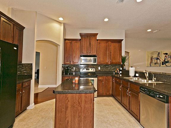 4th image of 12459 Blackwater Ct