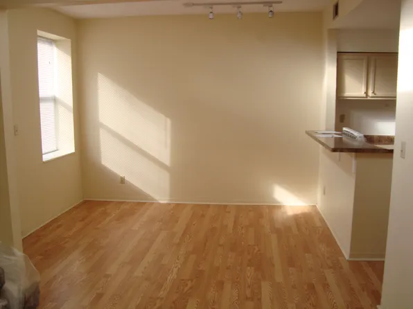 1D: Newstead/McPherson Apartments - 4396-2E, 4396 McPherson Ave, Saint Louis, MO 63108