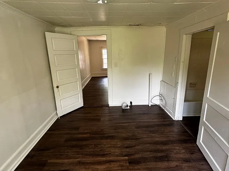 833 Kings Rd — Photo 41