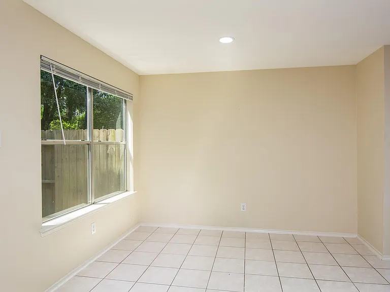 127 N Villa Oaks Dr — Photo 14