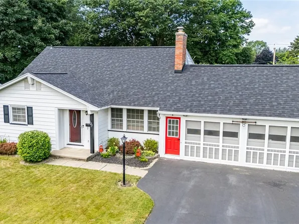 127 Howedale Dr, Rochester, NY 14616