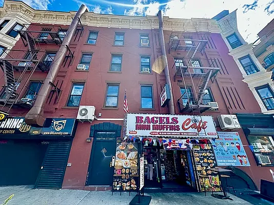 Rented by Voro Purple LLC | media 18