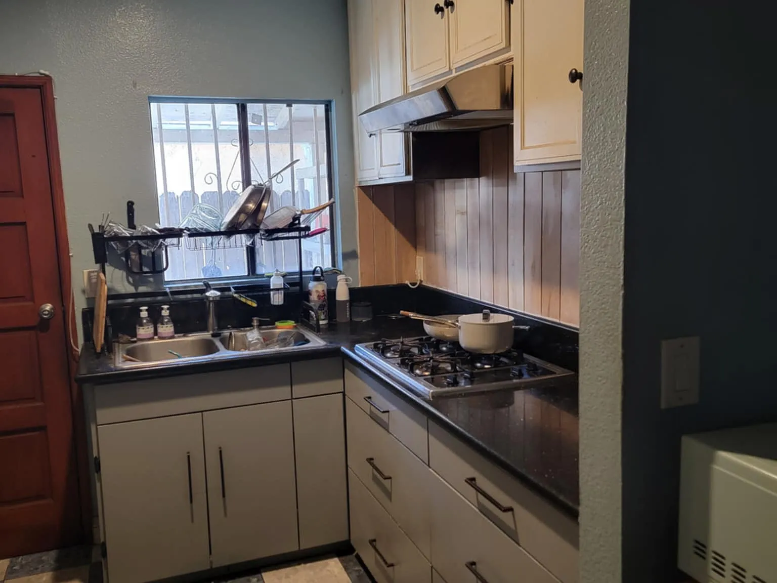 3 bed, $1,100 — Photo 4