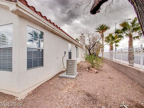 4th image of 5631 White Dune St