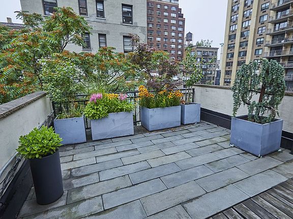 4th image of 219 W 70th St APT 6