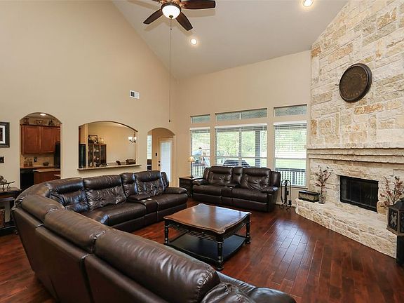 3rd image of 32711 Tall Oaks Way