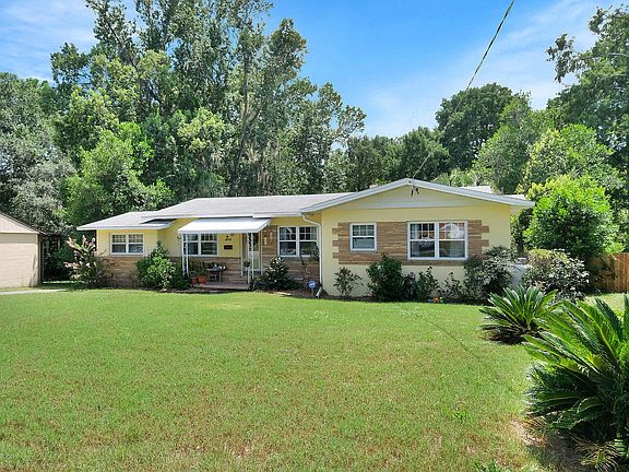 3rd image of 4960 Bridgewater Cir