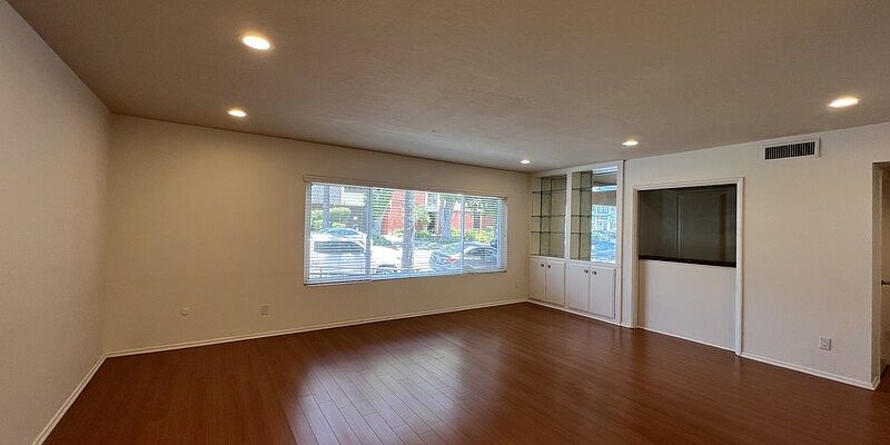 1st image of 130 W Mountain St #107