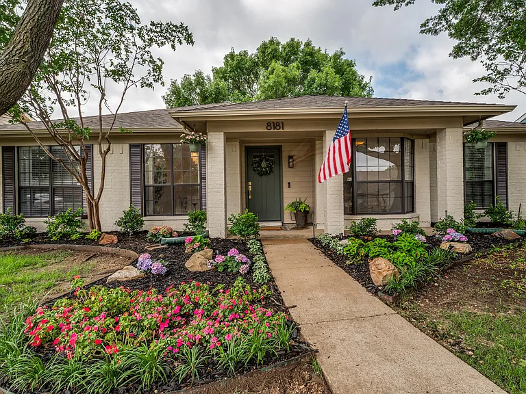 8181 Willow Creek Dr — Photo 2