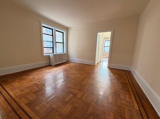 93-23 218th St #B21, Queens Village, NY 11428