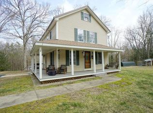 93 Pine St, Danville, NH 03819