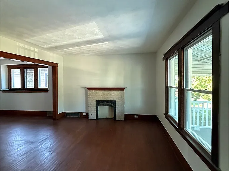 301 Crestwood Ave #UPPER — Photo 2