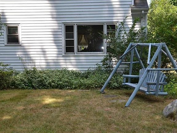 4th image of 755 Robin Dr