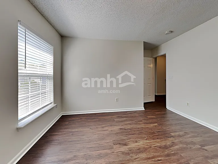 5069 Thornton Dr — Photo 17