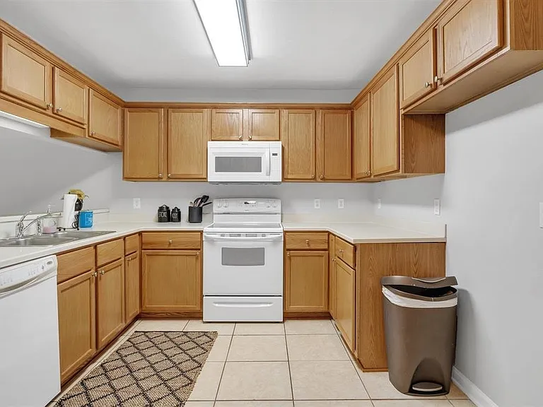 241 Dixie Dr #105-5 — Photo 2