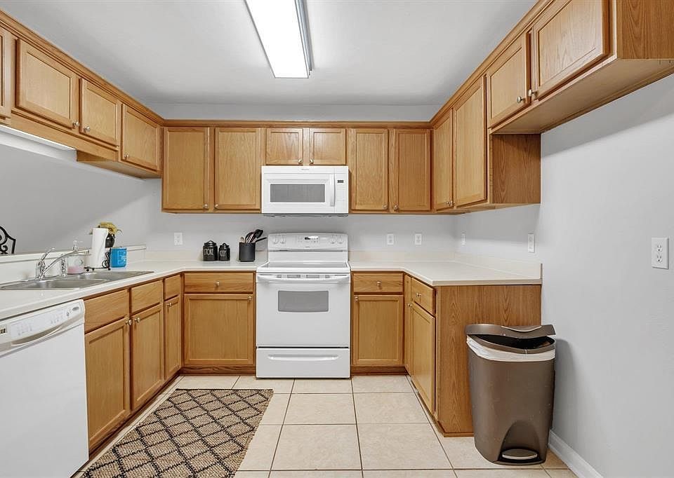 1st image of 241 Dixie Dr #105-5
