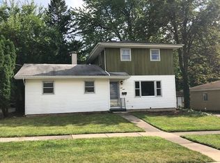 2 E Eureka Dr, Lemont, IL