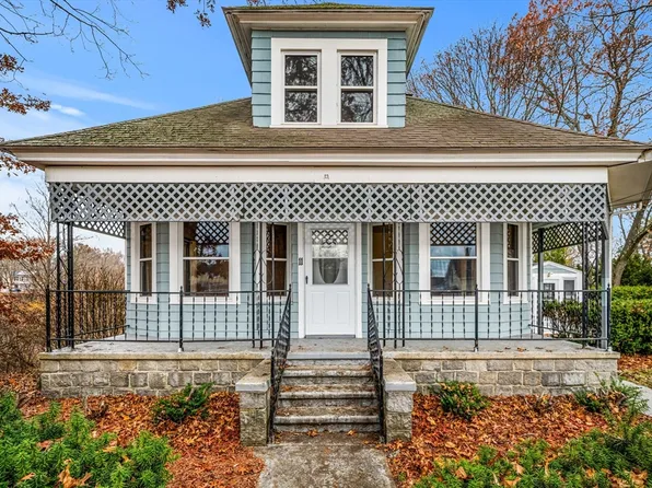 11 Devonshire St, Lawrence, MA 01843