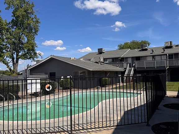4th image of 1115 W Simpson Ave #R