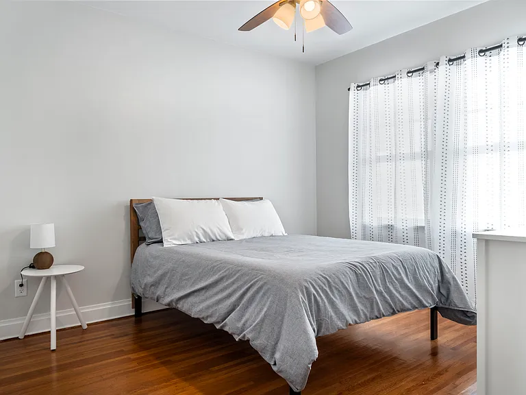 1223 E Oakland Ave — Photo 8