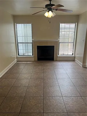 3 bed, 2.5 bath, 779 sqft, $1,800 — Photo 2