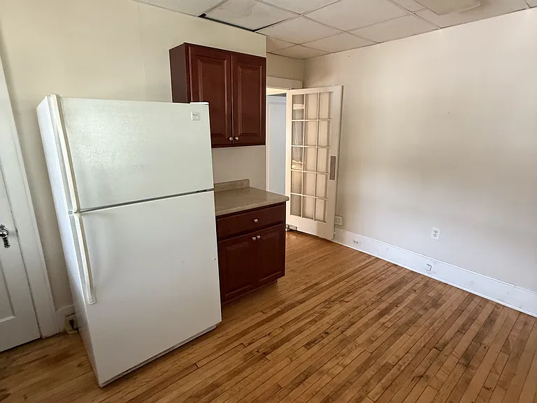 595 Chestnut St #1 — Photo 3