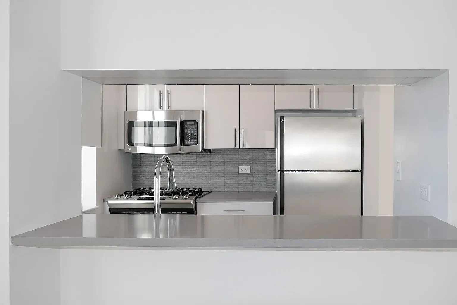 150 East 44th Street — Photo 4