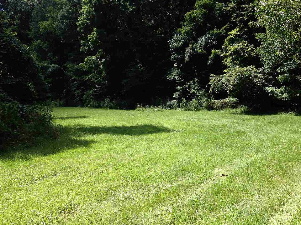 2nd image of 50 East Ct