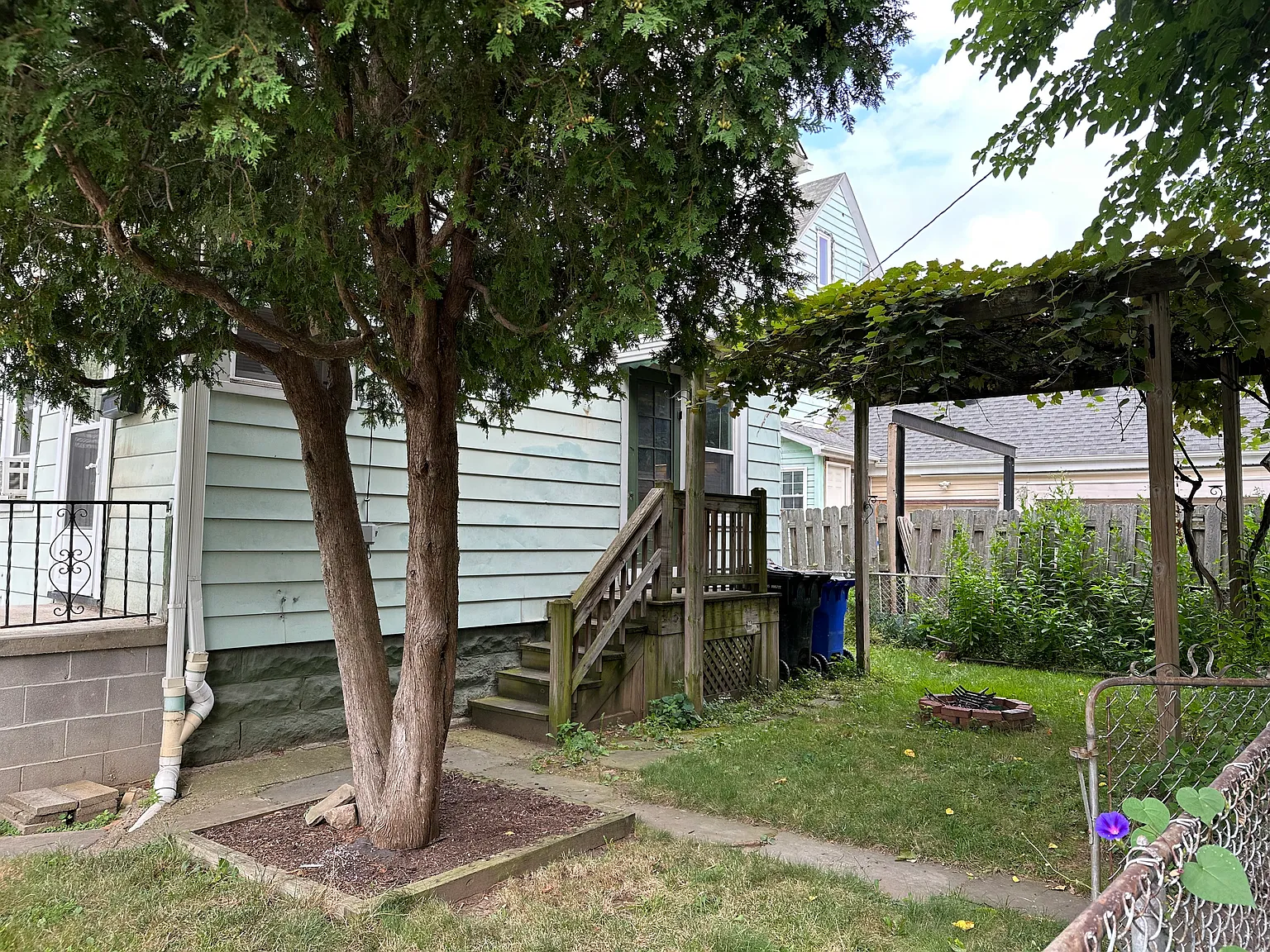 2 bed, $1,200 — Photo 1
