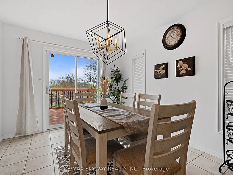 116 Severn Dr — Photo 10